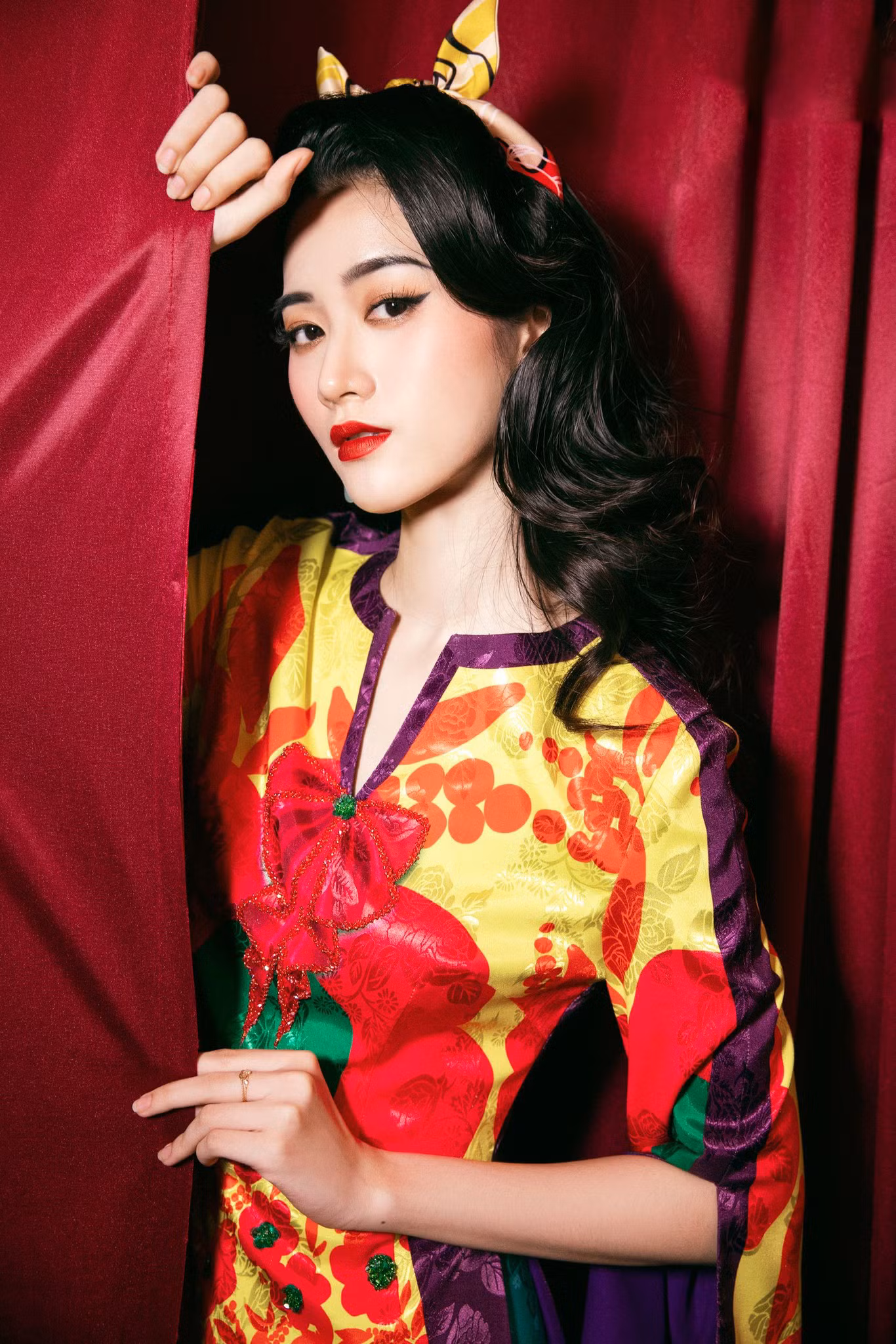 Cô biến hóa nhiều phong cách trên sàn catwalk.