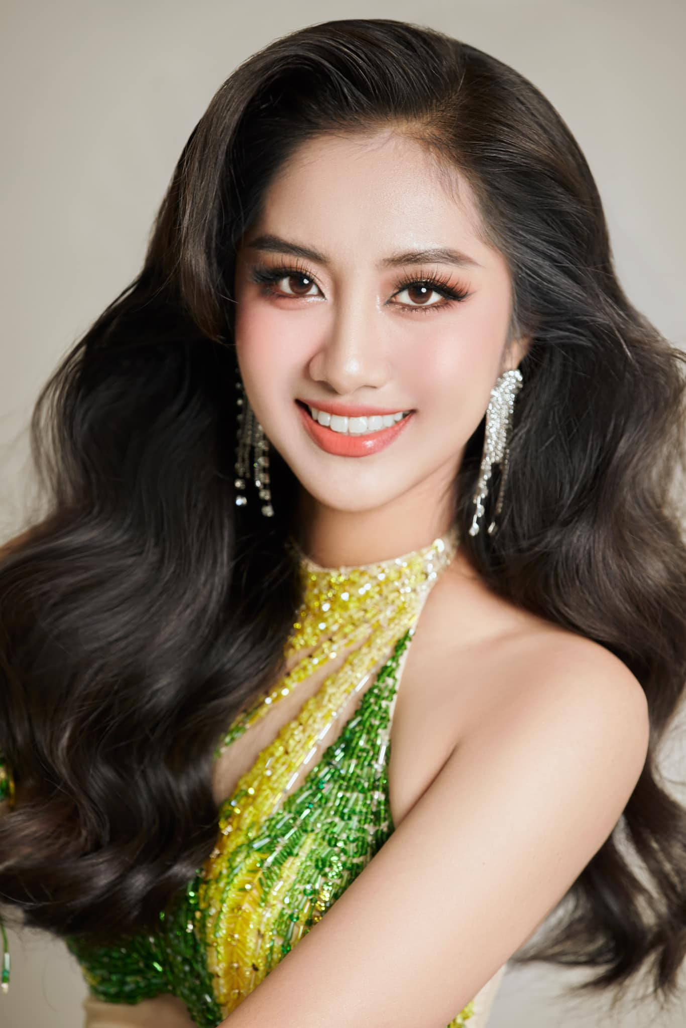 “Khi tham gia bất cứ cuộc thi nào, tôi đặt hết tâm trí và cố gắng đi xa nhất có thể. Dù áp lực, tôi sẽ không ngừng tiến lên”, cô nói.