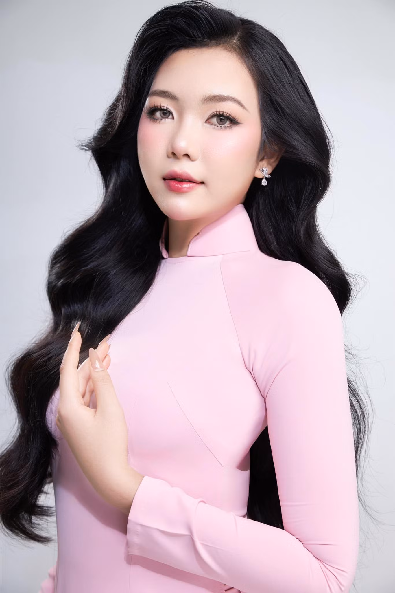 Ngọc Ánh là sinh viên Đại học Công nghệ TPHCM, đồng thời là người mẫu tự do.