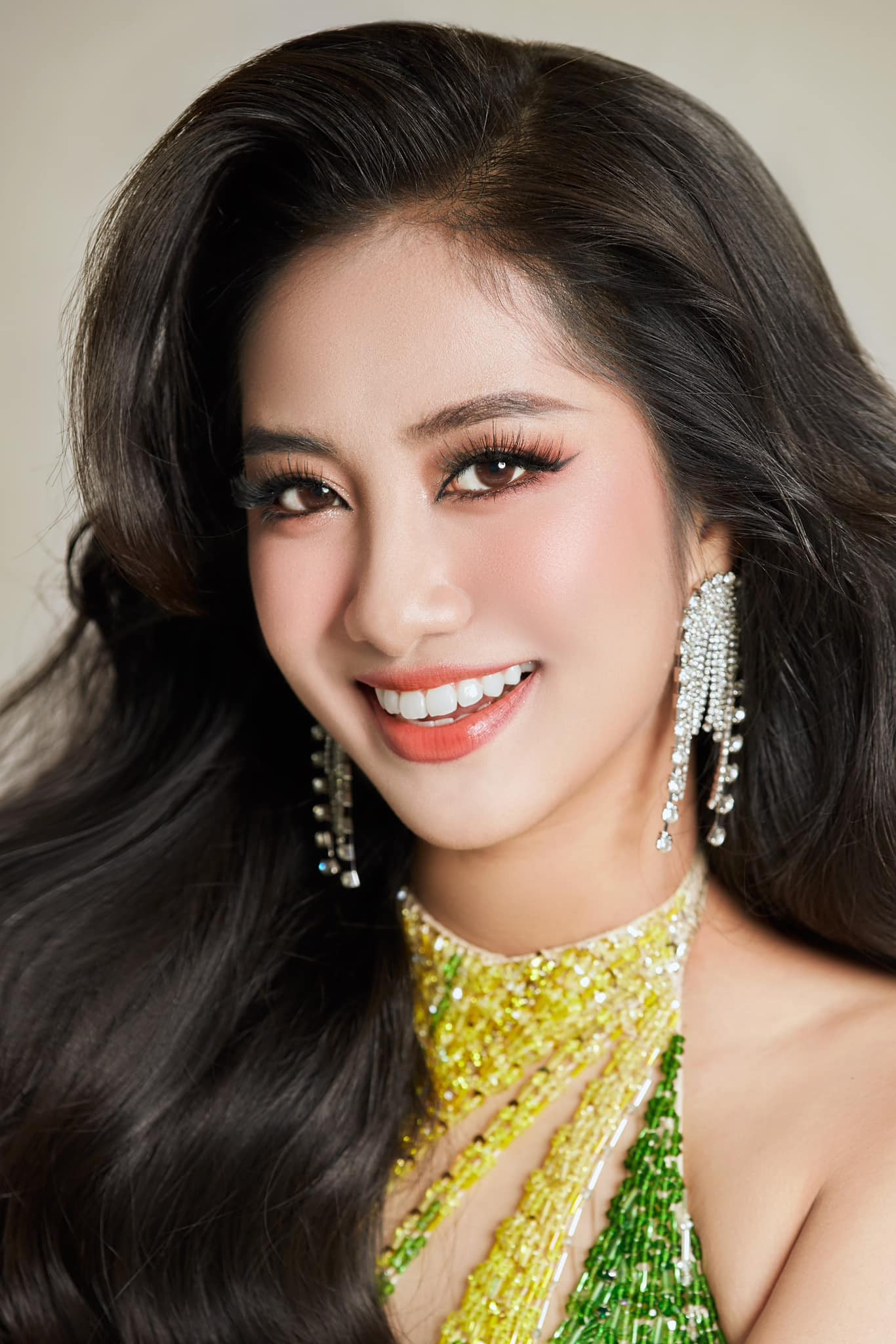 “Khi tham gia bất cứ cuộc thi nào, tôi đặt hết tâm trí và cố gắng đi xa nhất có thể. Dù áp lực, tôi sẽ không ngừng tiến lên”, cô nói.