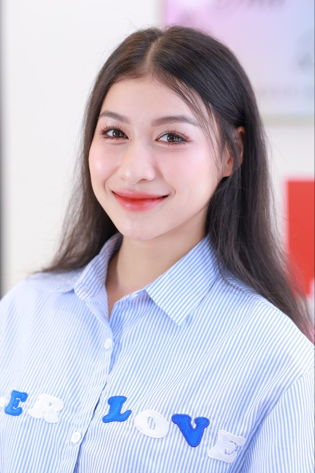 Khi vào phòng phỏng vấn kín, Thanh Xuân giữ vững thần thái tự tin và kỹ năng trình diễn ổn định. Cô cho rằng mình có sự chân thành.