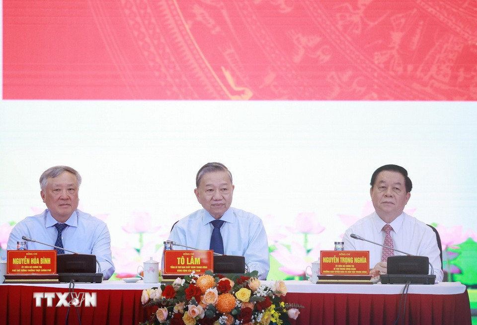 Tổng Bí thư Tô Lâm chủ trì buổi gặp mặt. (Ảnh: Thống Nhất/TTXVN) Tổng Bí thư Tô Lâm chủ trì buổi gặp mặt. (Ảnh: Thống Nhất/TTXVN)