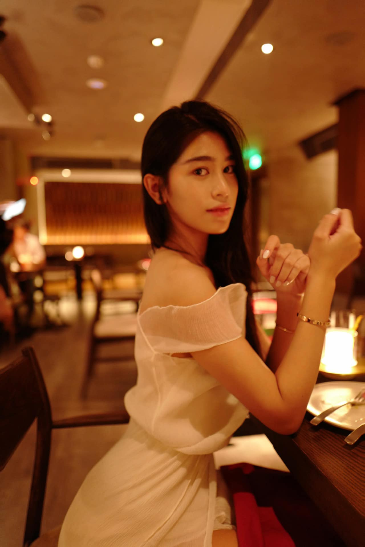 Các trang phục của Thanh Thảo mang phong cách kín đáo, nữ tính.