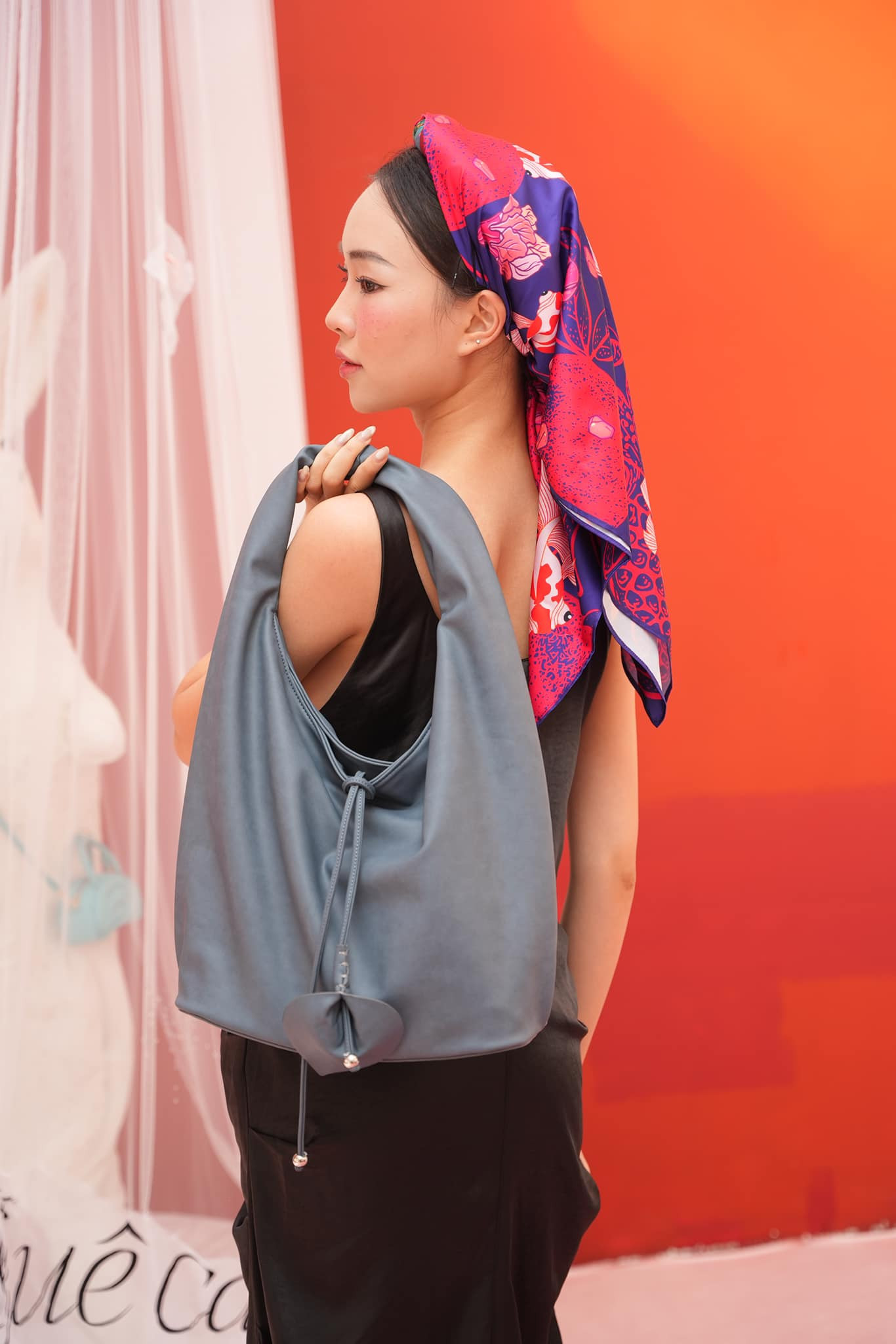 Hồng Duyên có niềm yêu thích với cổ phục, áo dài và các trang phục truyền thống.