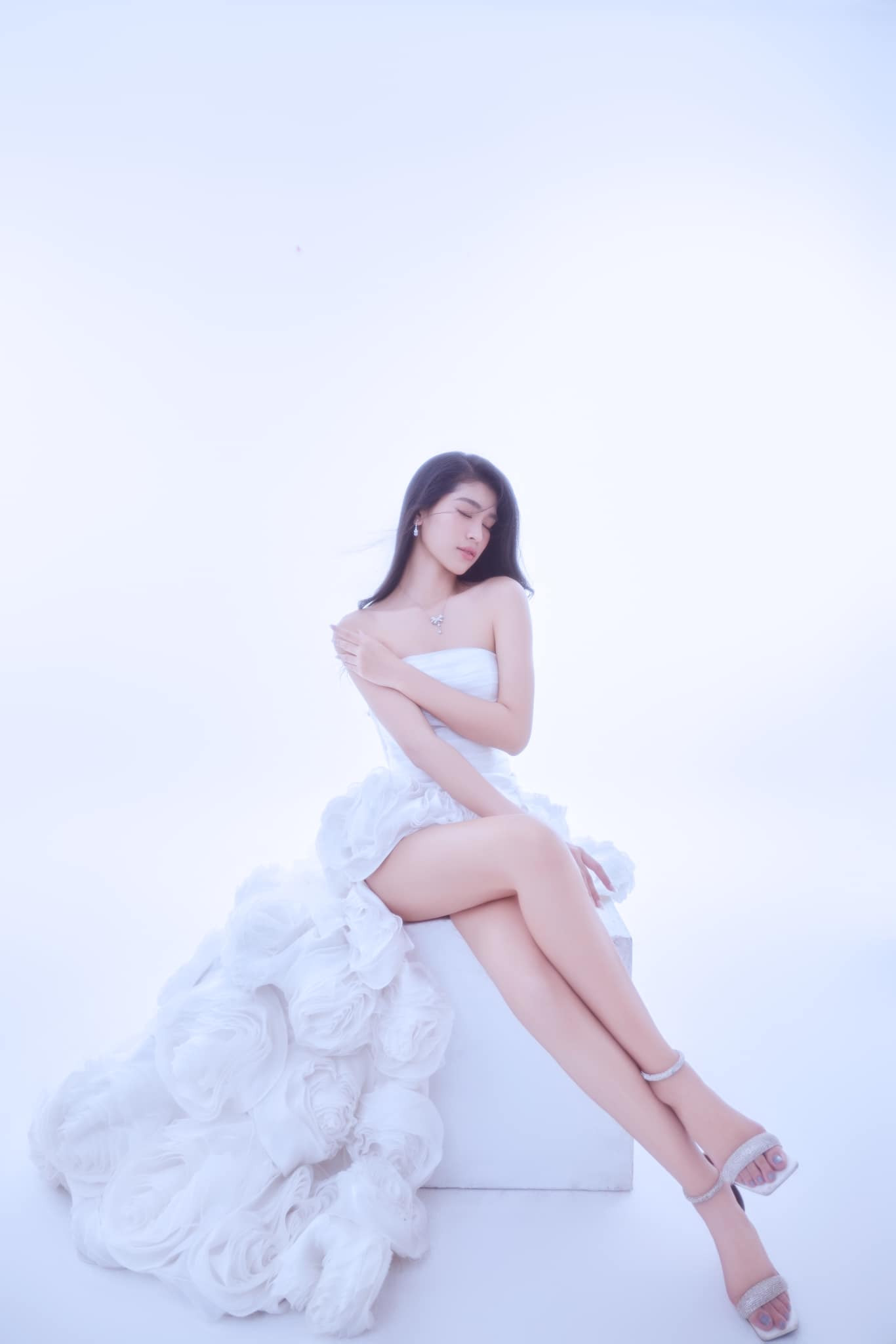 "Đến với cuộc thi Hoa hậu Việt Nam, tôi đã bước ra khỏi vùng an toàn của mình. Cho dù đi tiếp hay không, tôi vẫn tiếp tục hành trình trau dồi bản thân", Thanh Thảo chia sẻ.