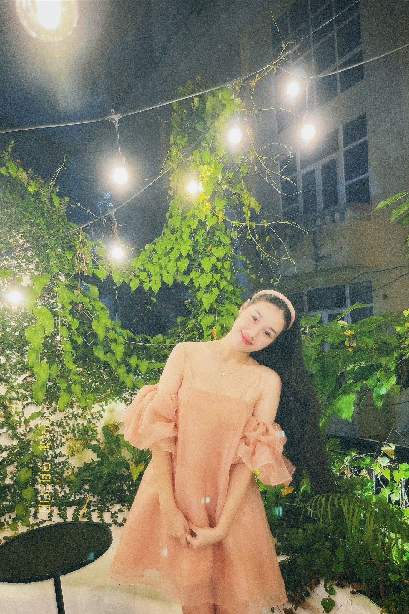 Người đẹp kể cô ấn tượng với NSND Tự Long vì được anh khen “đẹp quá” ngay khi bước vào vòng phỏng vấn. Điều này khiến cô có thêm động lực để tự tin thể hiện bản thân trước ban giám khảo.