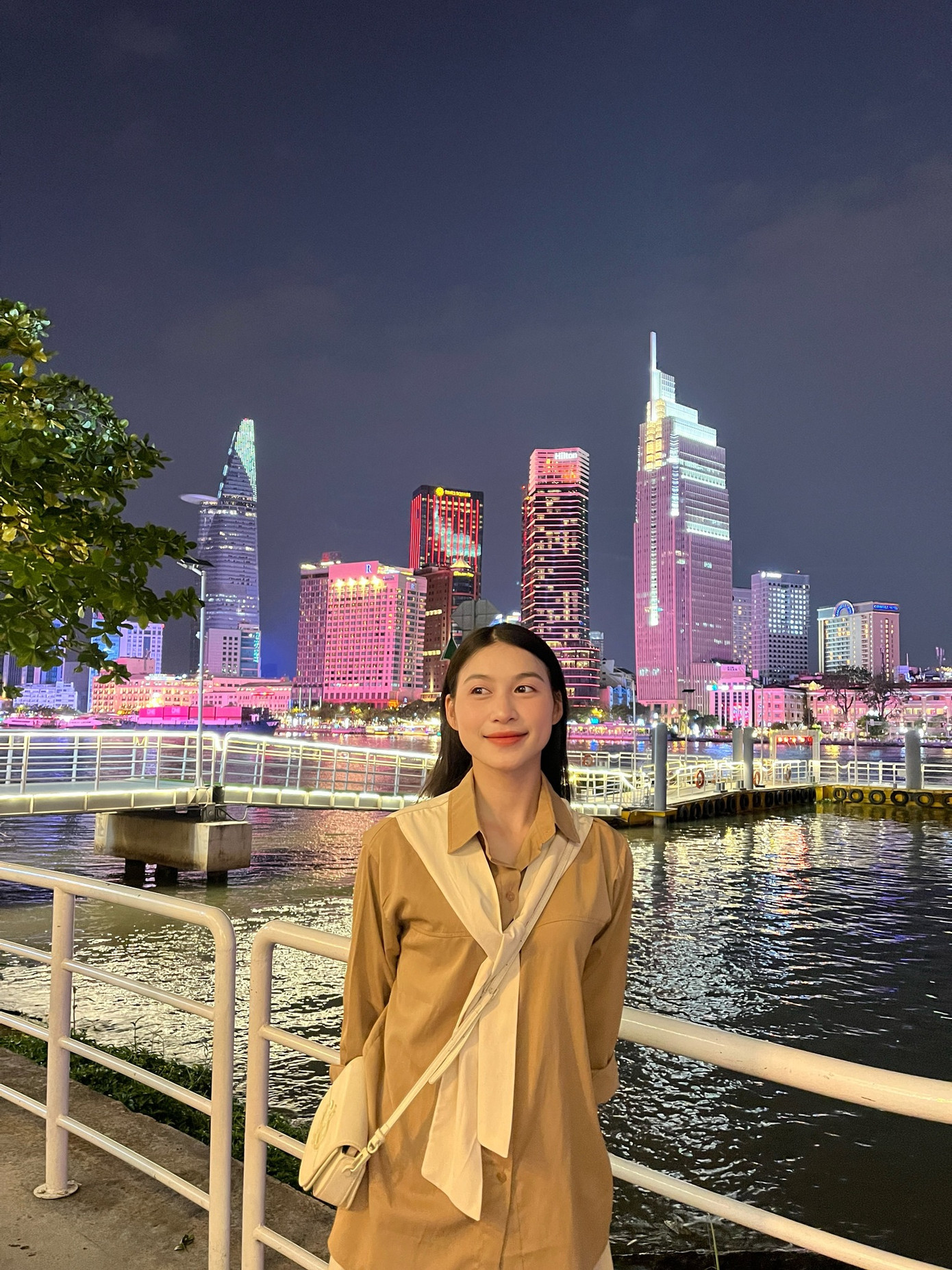 “Đến với cuộc thi tôi rất tự tin và luôn trong tâm thế lạc quan, sẵn sàng thể hiện bản thân”, cô nói.