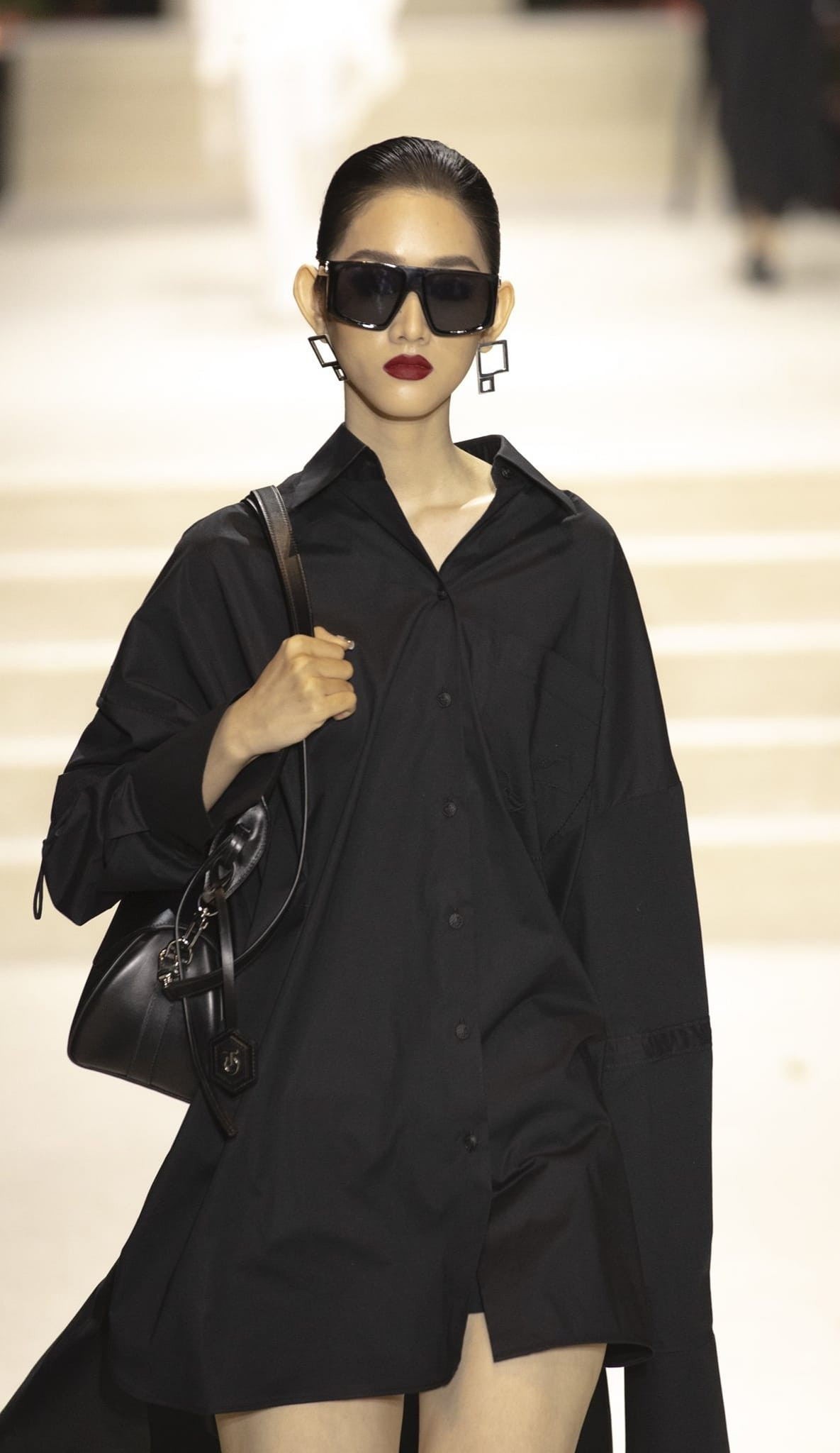 Sau vòng nhân trắc học, các chỉ số của Hải Yến không có quá nhiều thay đổi. Cô có chiều cao 1,77 m, số đo ba vòng 77-58-94 cm.