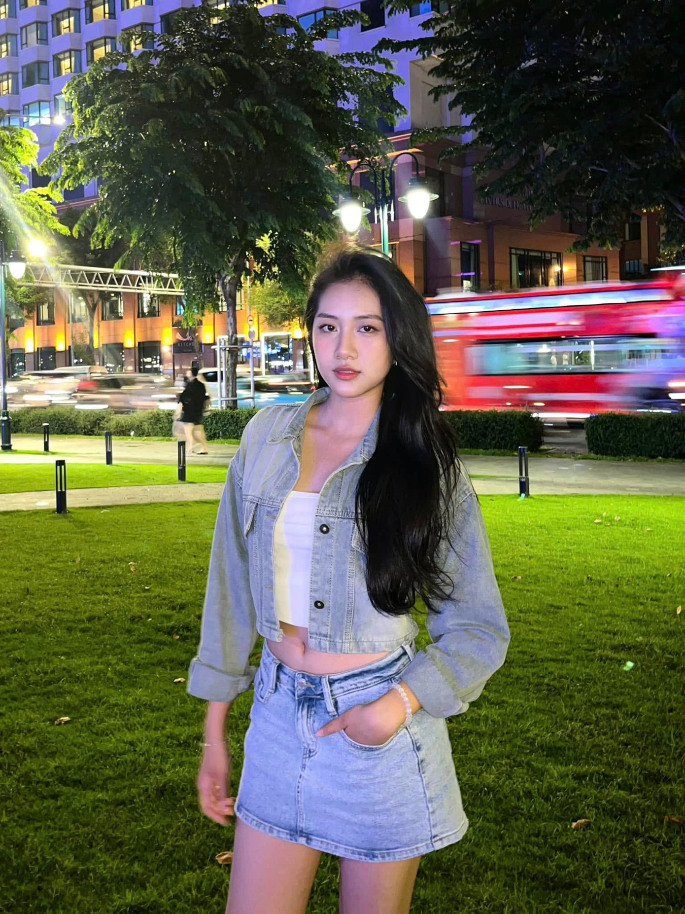 Trúc Linh cho rằng ngoài sắc đẹp, thí sinh Hoa hậu Việt Nam cần có tri thức và tấm lòng nhân ái. Một yếu tố quan trọng nữa là tinh thần, sức khỏe tốt để hoàn thành các phần thi.