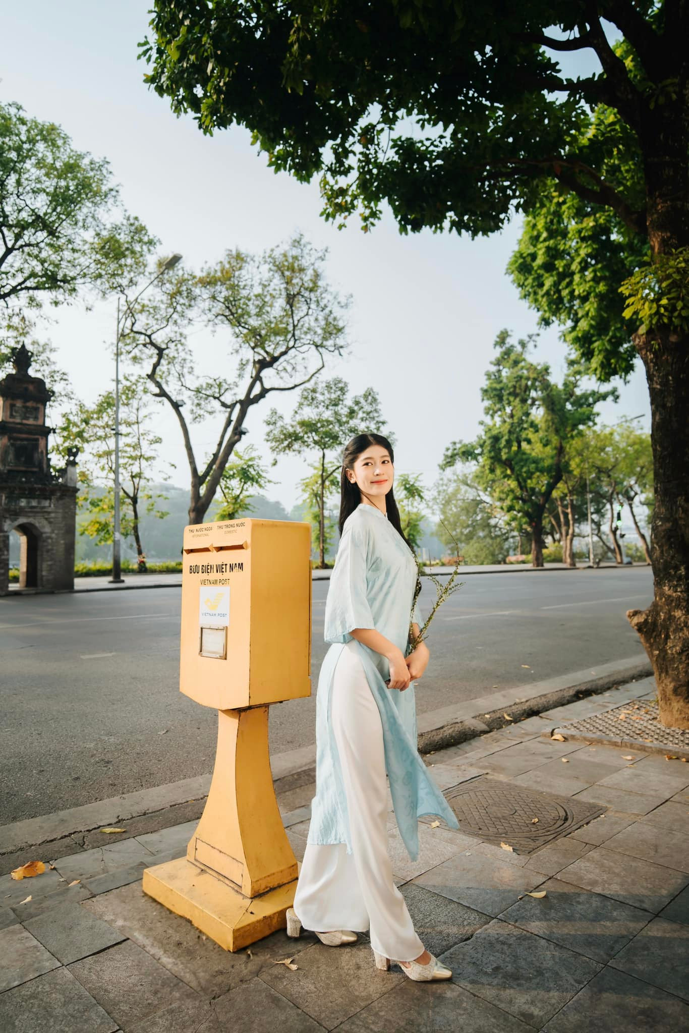 "Các bác sĩ rất kỹ lưỡng trong khâu kiểm tra để xem thí sinh có vẻ đẹp tự nhiên hay không. Bác sĩ nhận xét tôi có gương mặt và nụ cười đẹp khiến tôi rất vui", cô nói.