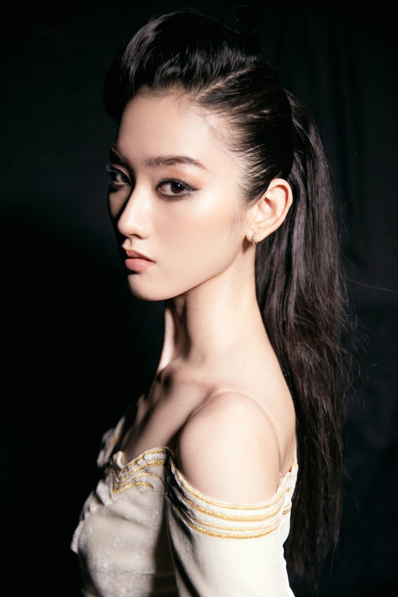 Cô chia sẻ về hành trình sắp tới tại Hoa hậu Việt Nam 2024: "Bước được vào vòng chung khảo, tôi sẽ cần nhiều sự hỗ trợ, góp ý và chia sẻ từ mọi người. Tôi hy vọng nhận được nhiều sự ủng hộ khi tham gia Hoa hậu Việt Nam".