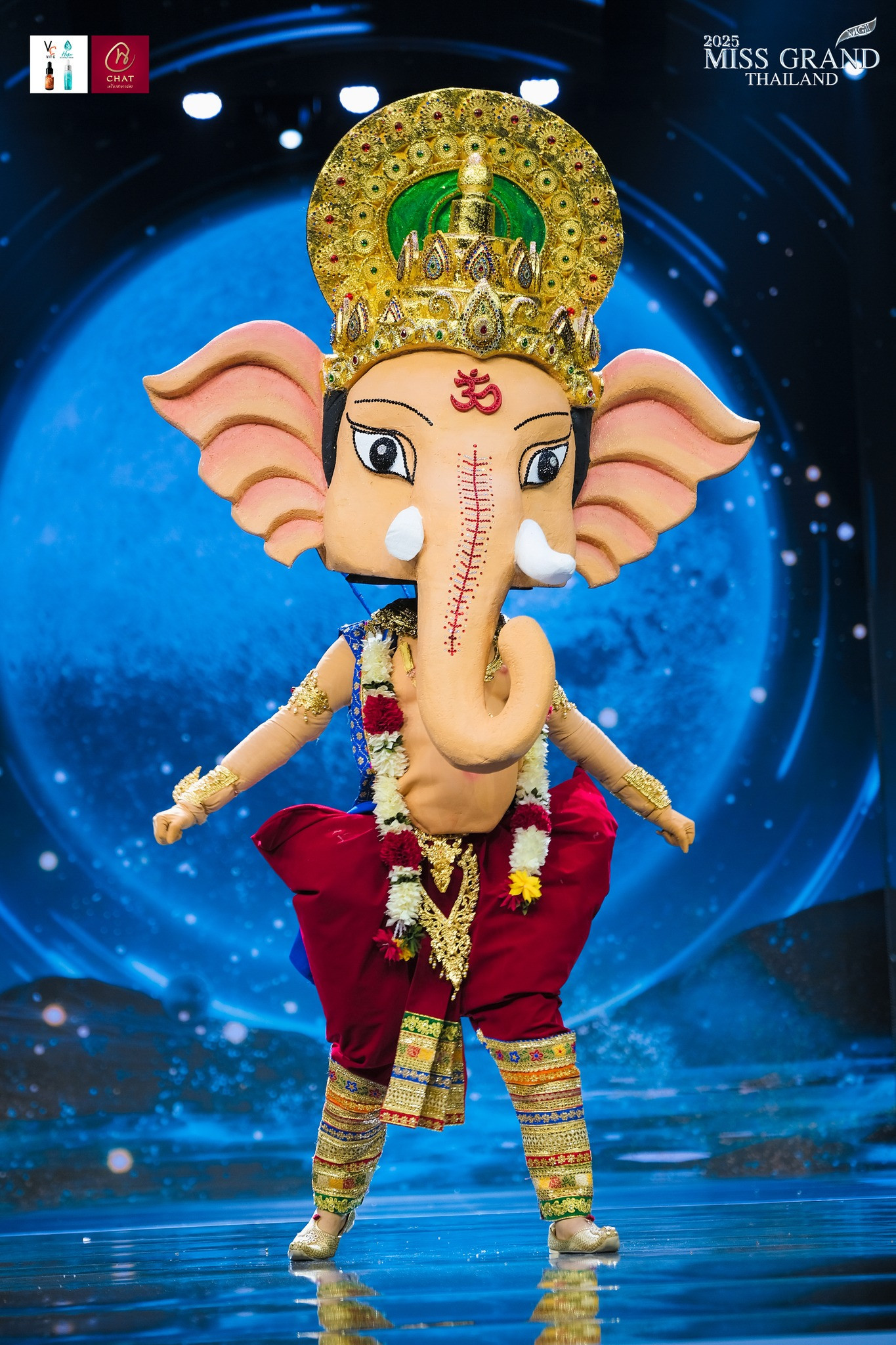 Những bộ trang phục cầu kỳ cho thấy sự đầu tư nghiêm túc, kỹ lưỡng của dàn thí sinh.