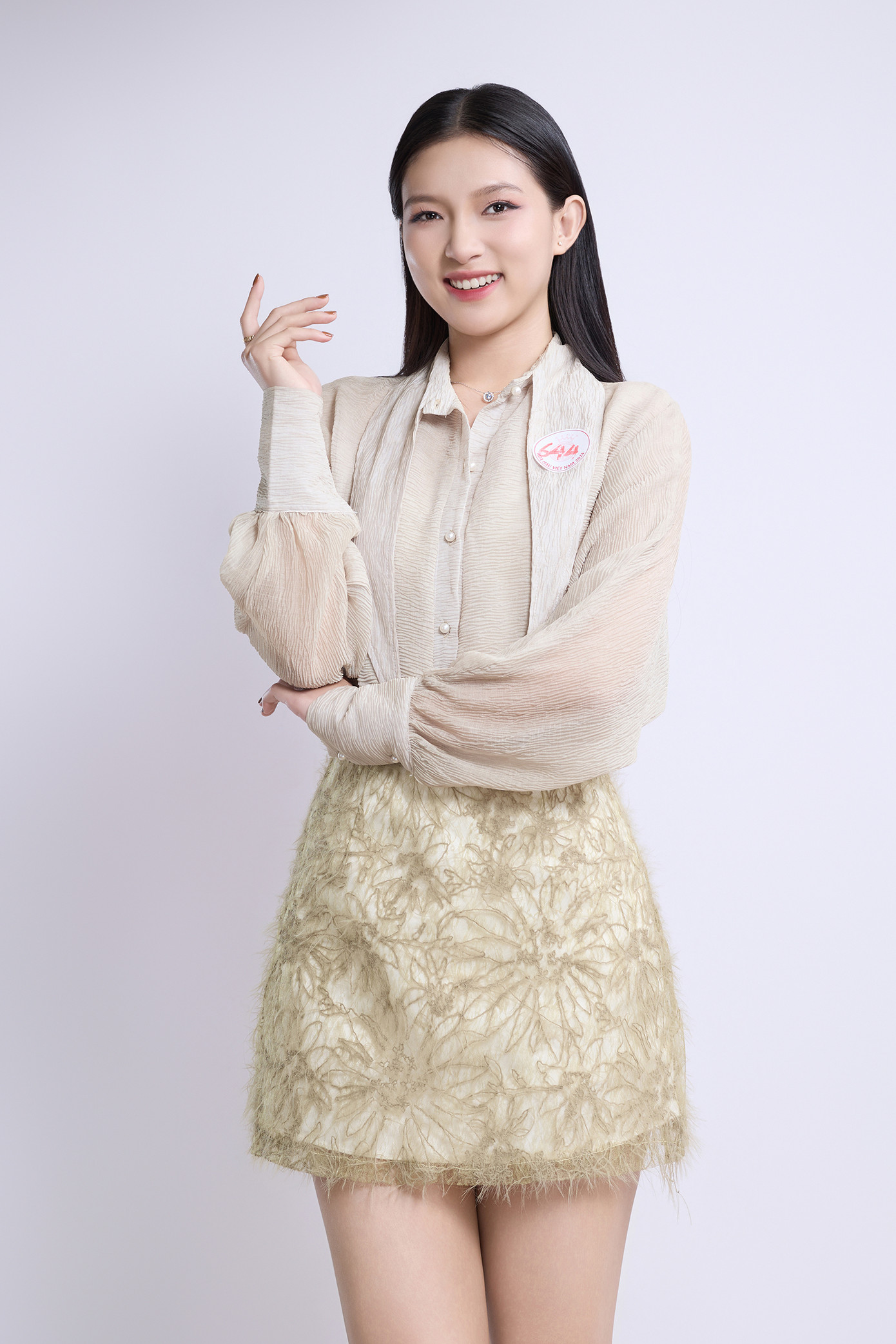 Thí sinh Nguyễn Đỗ Vũ Yến, SBD 644, sinh năm 2004, đến từ Tiền Giang, sinh viên Đại học Nguyễn Tất Thành.