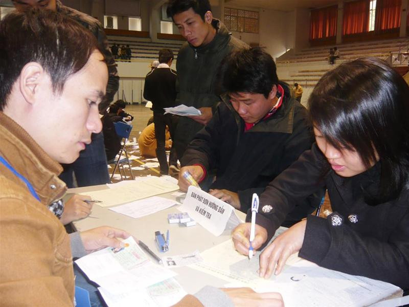 Lao động trẻ tự do đăng ký dự thi tiếng Hàn tại Hà Nội. Ảnh: Phong Cầm Lao động trẻ tự do đăng ký dự thi tiếng Hàn tại Hà Nội. Ảnh: Phong Cầm