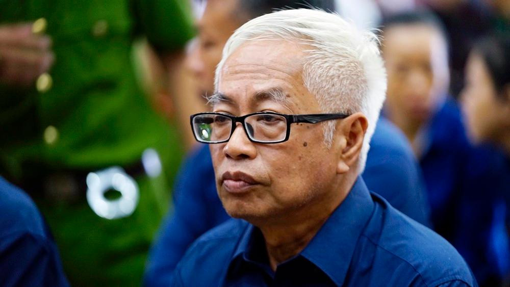 Cựu CEO DongABank Trần Phương Bình tại phiên tòa sơ thẩm. Ảnh: Tân Châu.