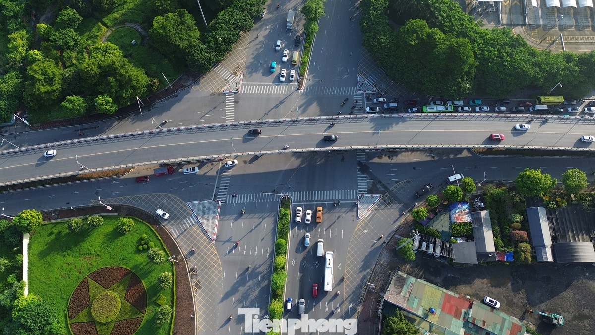 Hồ sơ và thông số thiết kế hầm cùng chức năng sử dụng được yêu cầu như các hầm chui đã đưa vào sử dụng là Lê Văn Lương, Trung Hòa, Thanh Xuân. Hồ sơ và thông số thiết kế hầm cùng chức năng sử dụng được yêu cầu như các hầm chui đã đưa vào sử dụng là Lê Văn Lương, Trung Hòa, Thanh Xuân.