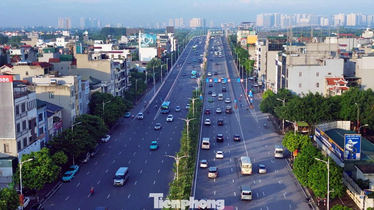 Sau khi cầu Vĩnh Tuy giai đoạn 2 hoàn thành và đưa vào khai thác, lưu lượng phương tiện qua lại luôn ở tần suất cao. Sau khi cầu Vĩnh Tuy giai đoạn 2 hoàn thành và đưa vào khai thác, lưu lượng phương tiện qua lại luôn ở tần suất cao.