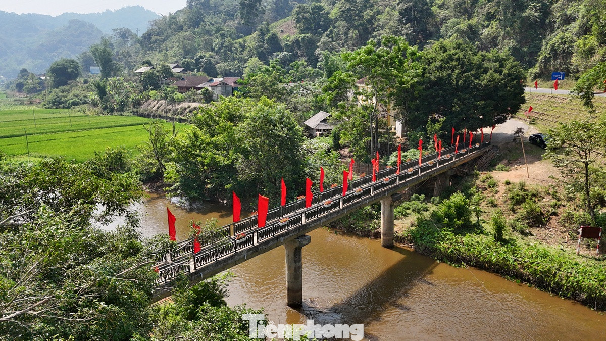 Tượng đài nhằm giúp lớp lớp con cháu thế hệ sau hình dung về con đường kéo pháo huyền thoại năm xưa.