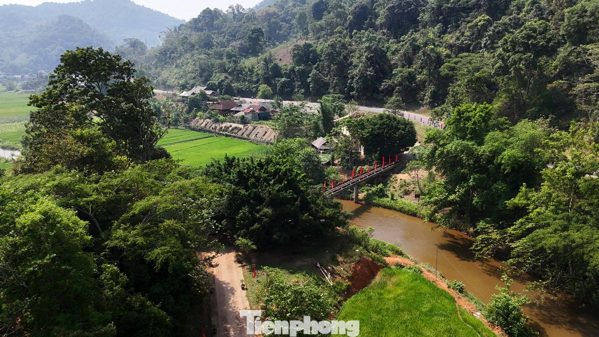 Tượng đài nhằm giúp lớp lớp con cháu thế hệ sau hình dung về con đường kéo pháo huyền thoại năm xưa.