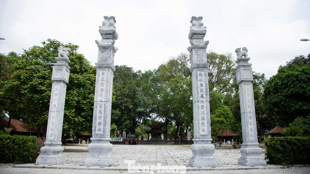 Thời thuộc Pháp khu lăng bị tàn phá trơ trụi, mãi đến năm 1971, nhân dân thôn Á Lữ mới có điều kiện quy hoạch và tôn tạo khang trang, thoáng mát mà vẫn đậm đặc dấu ấn của kiến trúc cổ.