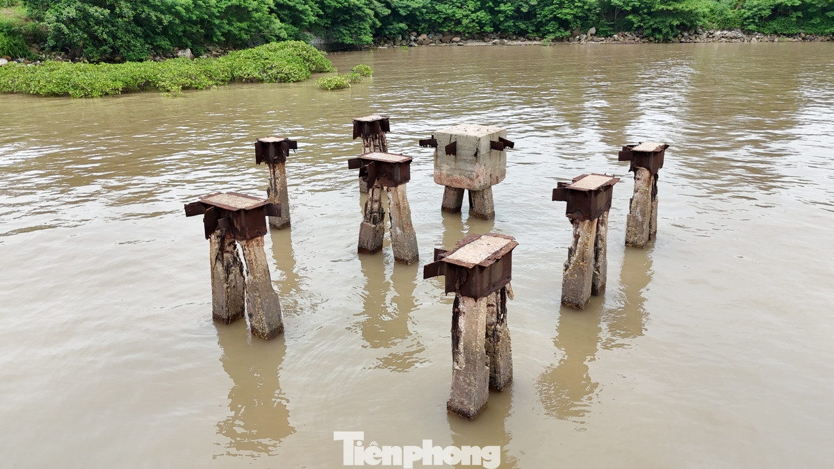 Để vận chuyển hàng chi viện cho miền Nam, chủ yếu là vũ khí, nhằm hiện thực hóa phương pháp đấu tranh quân sự, đấu tranh vũ trang theo tinh thần Nghị quyết 15 của Đảng Cộng sản Việt Nam, tên gọi Bến K15 đã ra đời để chỉ bến tàu của “đoàn tàu không số” tại chân đồi Nghinh Phong, (phường Vạn Hương, quận Đồ Sơn, TP Hải Phòng).
