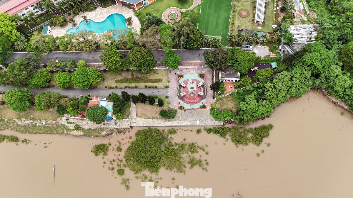 Bến Tàu không số hay còn gọi là Bến K15. Tên gọi Bến K15, “K” là ký hiệu quân sự chỉ cảng, “15” là số hiệu lấy từ số của Nghị quyết của Trung ương Đảng về đường lối và phương pháp cách mạng miền Nam tại Hội nghị Trung ương Đảng lần thứ 15.