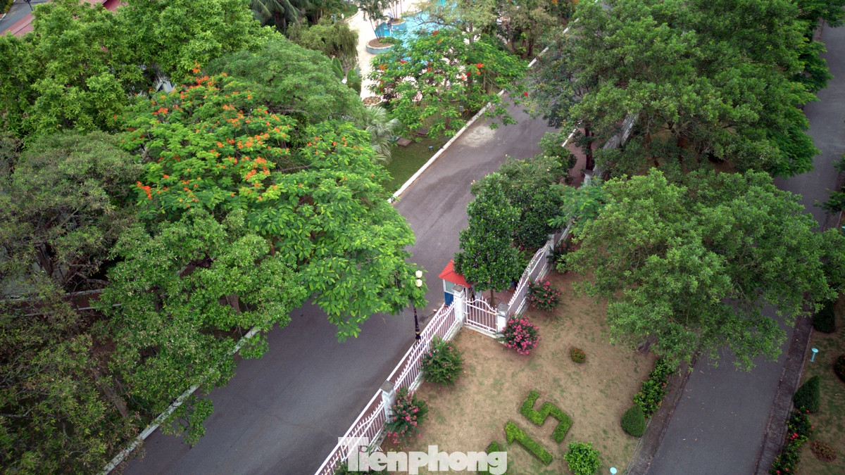 Để tưởng nhớ chiến công của những thủy thủ tàu không số, TP Hải Phòng đã xây dựng tượng Đài tưởng niệm đường Hồ Chí Minh trên biển ngay cạnh di tích bến tàu K15. Giữa màu xanh của núi đồi Đồ Sơn, di tích bến tàu K15 hùng dũng, uy nghiêm chính là biểu tượng anh hùng, ca ngợi lòng quả cảm, sẵn sàng chiến đấu hy sinh vì Tổ quốc của cán bộ chiến sĩ trên những con tàu không số năm xưa.