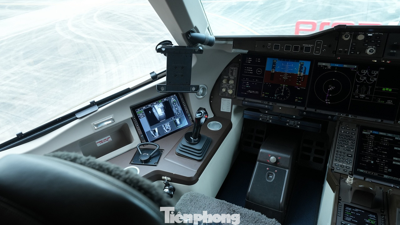 Hình ảnh khoang lái của máy bay C919 của COMAC - Trung Quốc. Hình ảnh khoang lái của máy bay C919 của COMAC - Trung Quốc.