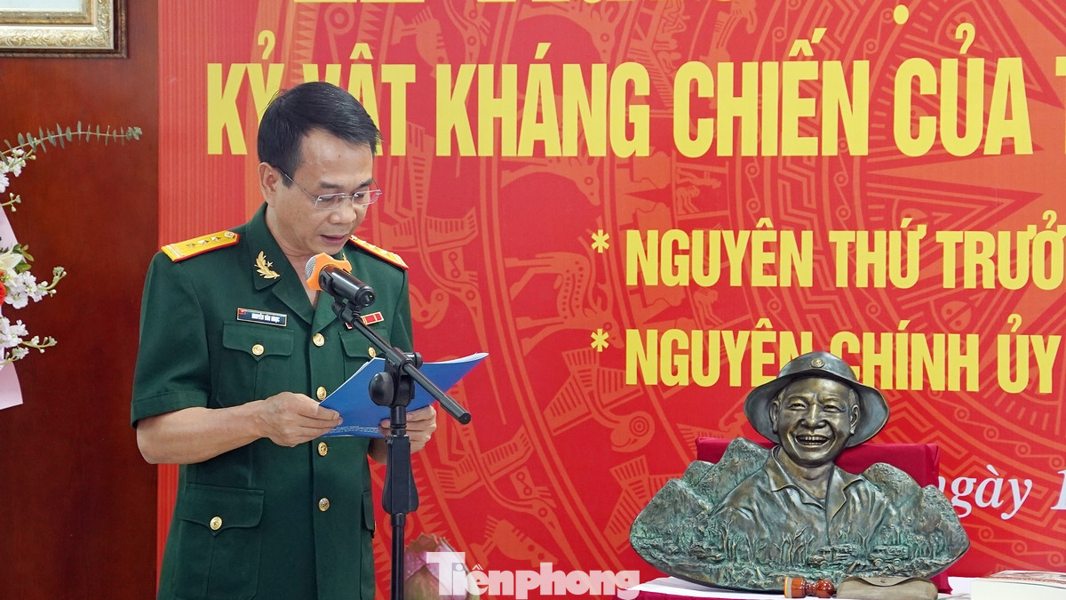 "Với trách nhiệm, tình cảm và lòng biết ơn sâu sắc, Bảo tàng Đường Hồ Chí Minh trải qua gần 30 năm xây dựng và phát triển, luôn thực hiện tốt 6 khâu công tác nghiệp vụ và chú trọng ưu tiên hàng đầu công tác sưu tầm hiện vật, đặc biệt sưu tầm những hiện vật liên quan đến tướng lĩnh Trường Sơn năm xưa, Bảo tàng xin hứa bảo quản và phát huy hiệu quả các kỷ vật và tài liệu của Thiếu tướng Hoàng Thế Thiện, truyền lửa tri ân tới các thế hệ trẻ ngày hôm nay, luôn trân trọng những nhiệt huyết, hy sinh và cống hiến của bộ đội Trường Sơn nói chung và của đồng chí Thiếu tướng Hoàng Thế Thiện nói riêng cho đất nước Việt Nam tươi đẹp và hòa bình ngày hôm nay" - Thượng tá Nguyễn Văn Ngọc, giám đốc Bảo tàng Đường Hồ Chí Minh phát biểu.