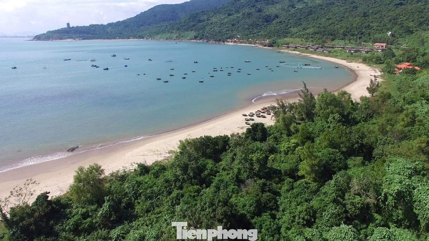 Trong chiến tranh, bán đảo Sơn Trà được xem như là “mắt thần Đông Dương”. Cho đến thời điểm hiện tại, Sơn Trà là cảng nước sâu quan trọng bậc nhất ở miền Trung, đồng thời cũng là điểm cuối của hành lang kinh tế Đông Tây xuất phát từ Myanmar, kết thúc tại Đà Nẵng.
