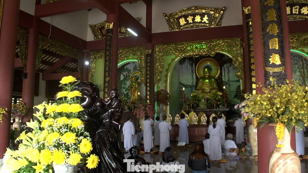 Chùa Linh Ứng Đà Nẵng là điểm du lịch tâm linh lý tưởng. Chùa Linh Ứng Đà Nẵng là điểm du lịch tâm linh lý tưởng.