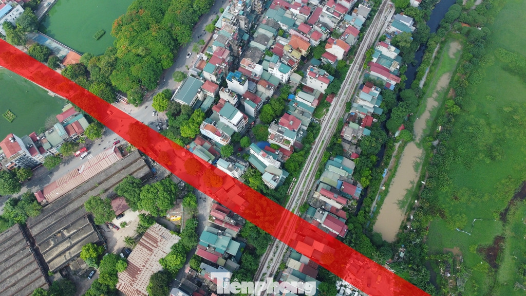 Hai tuyến đường có quy mô mặt cắt ngang đường rộng 30m, trong đó lòng đường xe chạy rộng 15m (4 làn xe); vỉa hè hai bên rộng 2x7,5m.