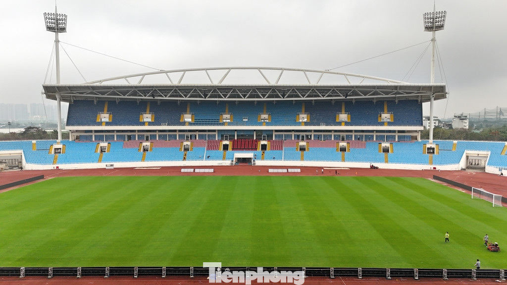 Sau khi lượt đi đá tại sân khách Indonesia, mặt cỏ sân Mỹ Đình luôn là vấn đề được người hâm mộ quan tâm mỗi khi có trận đấu của đội tuyển Việt Nam.