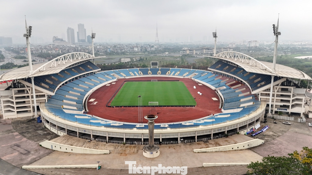 Sáng nay (25/3), theo ghi nhận của PV Tiền Phong. Sân vận động Mỹ Đình đang hoàn tất công tác chuẩn bị cho trận đấu giữa đội tuyển Việt Nam và Indonesia.