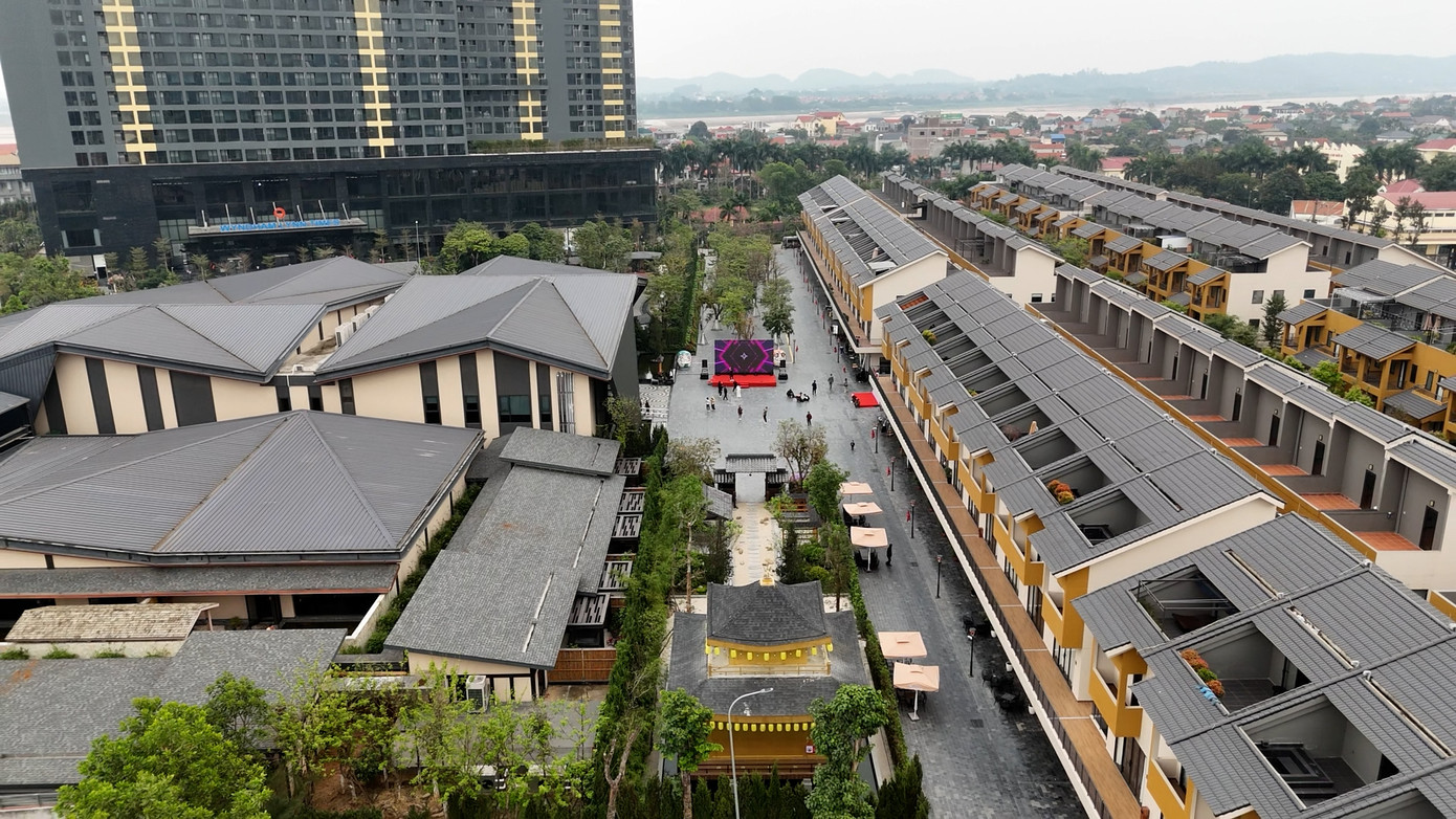 Nơi đây được biết đến với các căn biệt thự hạng sang ẩn mình giữa thiên nhiên. Resort mang đến cho du khách một kỳ nghỉ đích thực.