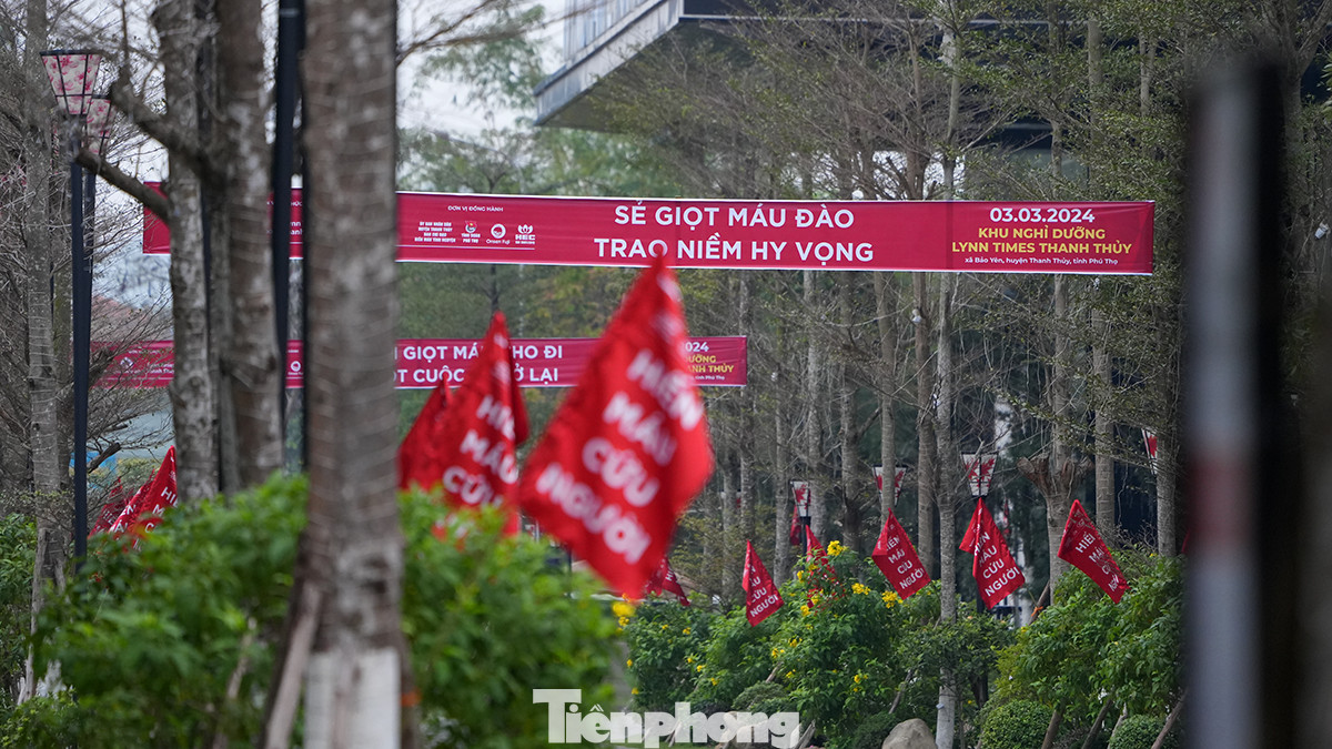 Được biết đến là khu nghỉ dưỡng nổi tiếng và đẳng cấp bậc nhất ở Phú Thọ, tổ hợp nghỉ dưỡng khoáng nóng 5 sao Lynn Times Thanh Thủy hứa hẹn là địa điểm trải nghiệm đầy thú vị với những người hiến máu cũng như các tình nguyện viên tham dự sự kiện.