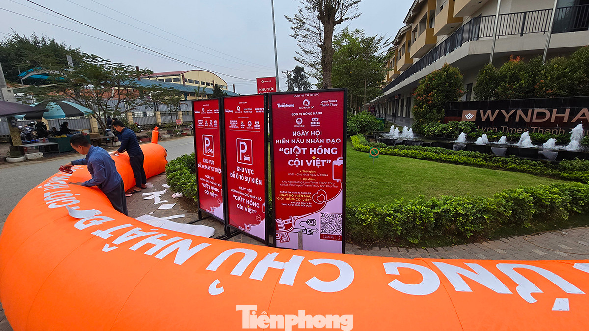 Mọi công tác chuẩn bị cho ngày hội hiến máu đã được ban tổ chức thực hiện từ đầu giờ chiều 2/3.