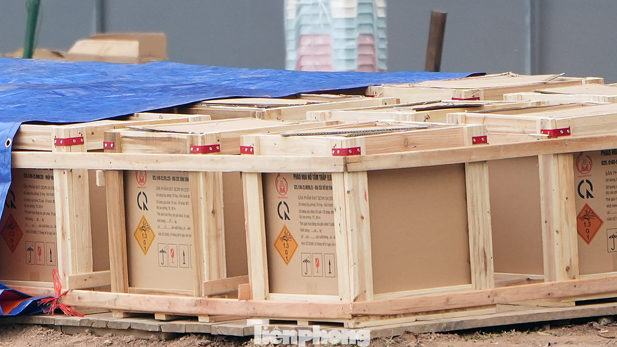 Số lượng pháo hoa tầm cao sử dụng 5.400 quả cho 9 trận địa. Pháo hoa tầm thấp 3.570 giàn (mỗi trận địa 120 giàn; 9 trận địa tầm cao mỗi trận địa 90 giàn). Số lượng pháo hoa tầm cao sử dụng 5.400 quả cho 9 trận địa. Pháo hoa tầm thấp 3.570 giàn (mỗi trận địa 120 giàn; 9 trận địa tầm cao mỗi trận địa 90 giàn).