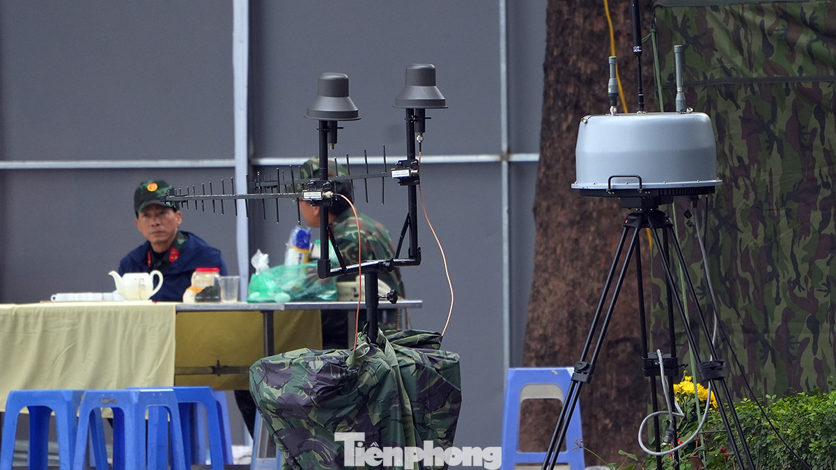 Hệ thống điều khiển trung tâm được lắp đặt, sẵn sàng cho đêm giao thừa đón xuân Giáp Thìn. Hệ thống điều khiển trung tâm được lắp đặt, sẵn sàng cho đêm giao thừa đón xuân Giáp Thìn.