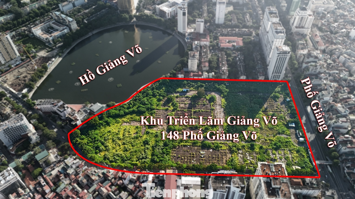 Vừa qua, lãnh đạo UBND thành phố Hà Nội đã ký và ban hành Quyết định số 3696/QĐ-UBND ngày 16/7/2024 về việc phê duyệt Điều chỉnh tổng thể Quy hoạch chi tiết Tổ hợp hỗn hợp Trung tâm thương mại, dịch vụ, văn hóa, tỷ lệ 1/500.