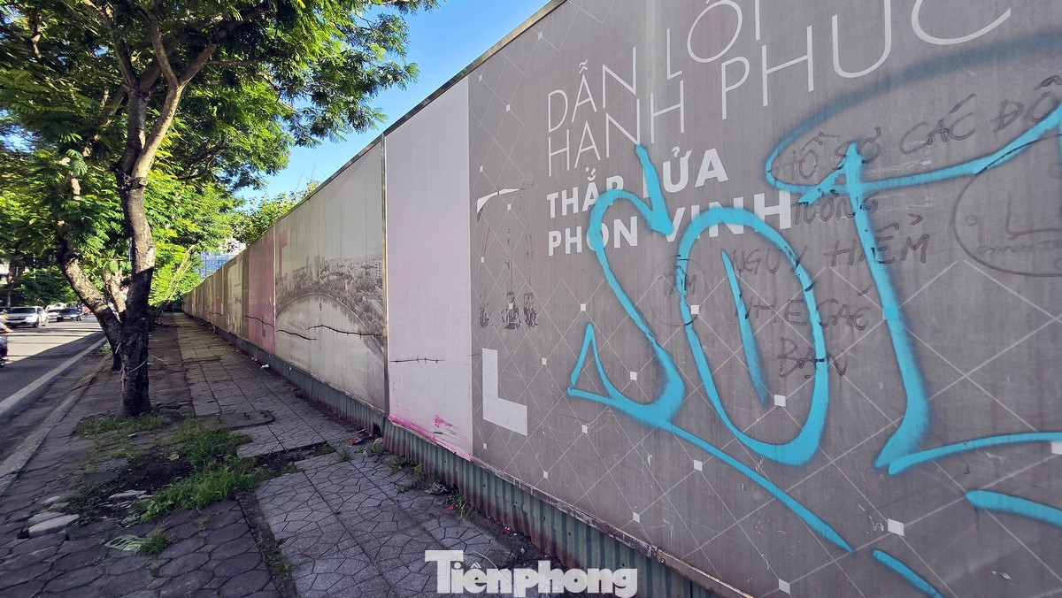 Chỉ tiêu quy hoạch kiến trúc cụ thể như sau: Diện tích: 20.912,15 m2 chiếm 35,58% diện tích đất lập quy hoạch. Tầng cao xây dựng tối đa: 5 tầng. Mật độ xây dựng gộp tối đa: 80%. Quá trình triển khai phương án kiến trúc cụ thể phải đảm bảo mật độ thuần theo Quy chuẩn và không vượt quá mật độ gộp đã khống chế.