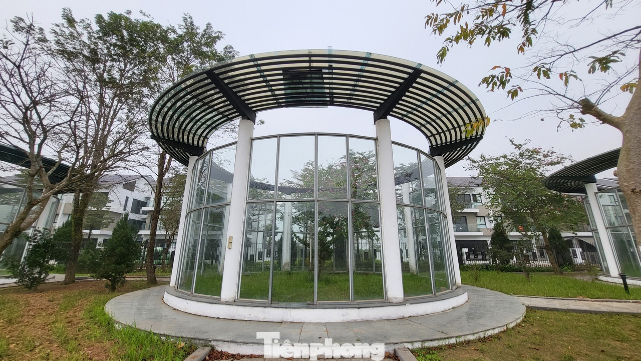 Dù khánh thành nhiều năm, chủ đầu tư vướng một số sai phạm trong quá trình thi công khiến công viên phải đóng cửa.