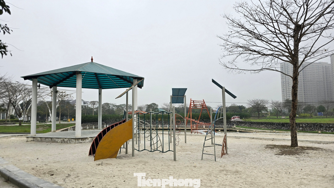 Khu vực vui chơi trong công viên có phần hạn chế.