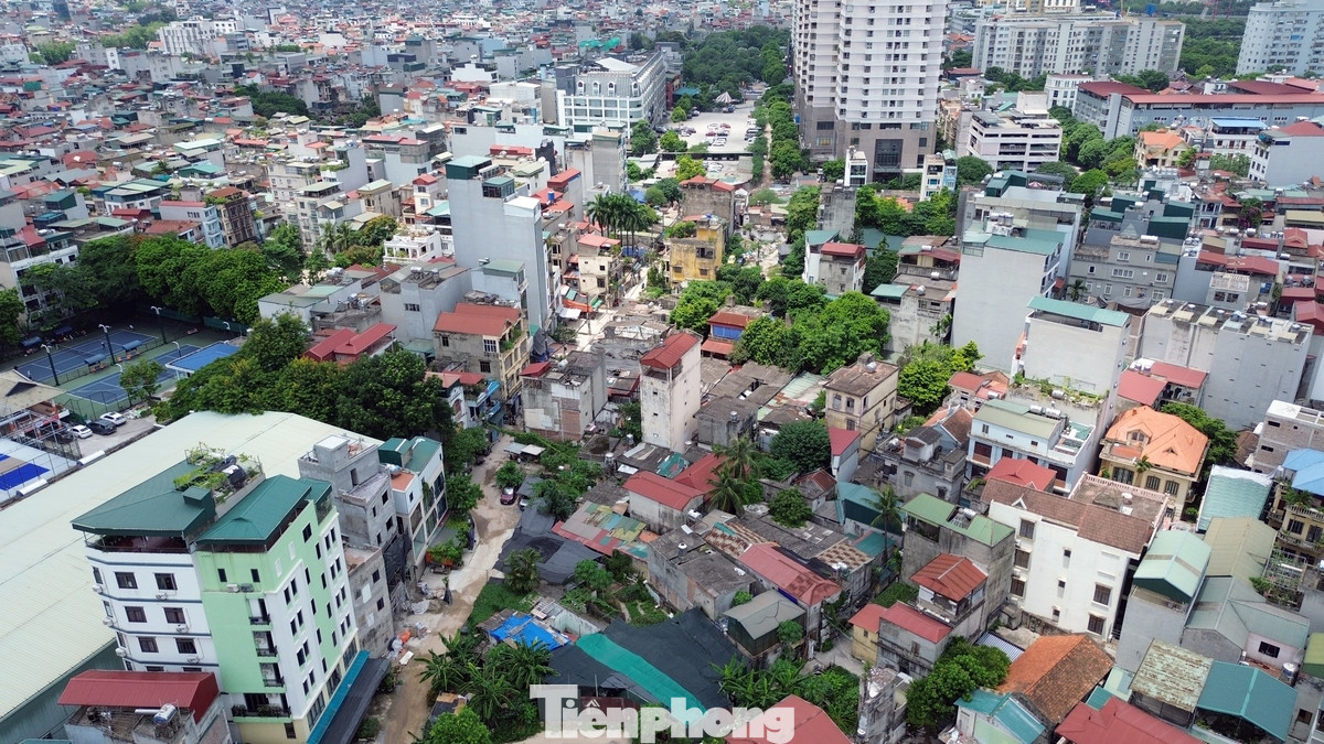 Dự án có điểm đầu tuyến giao với đường Cầu Giấy, điểm cuối tuyến giao với đường quy hoạch 50m tại Khu đô thị mới Dịch Vọng.
