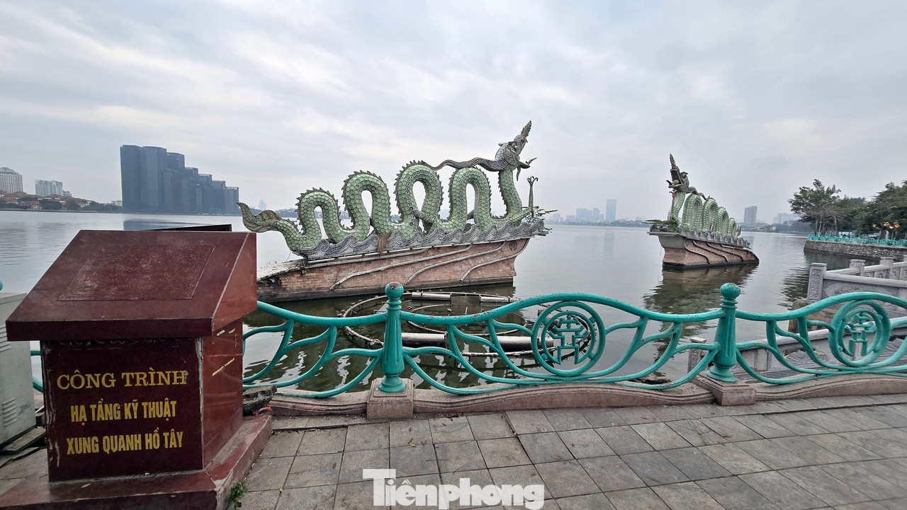 2 con rồng Hồ Tây là tọa độ check-in được nhiều du khách tìm kiếm khi du lịch tại Thủ đô.