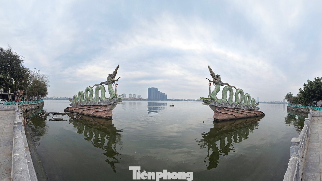 Năm 2010, đôi rồng gốm sứ thời Lý được dựng lên và trưng bày tại Công viên Bách Thảo nhân dịp Đại lễ kỷ niệm 1.000 năm Thăng Long - Hà Nội.