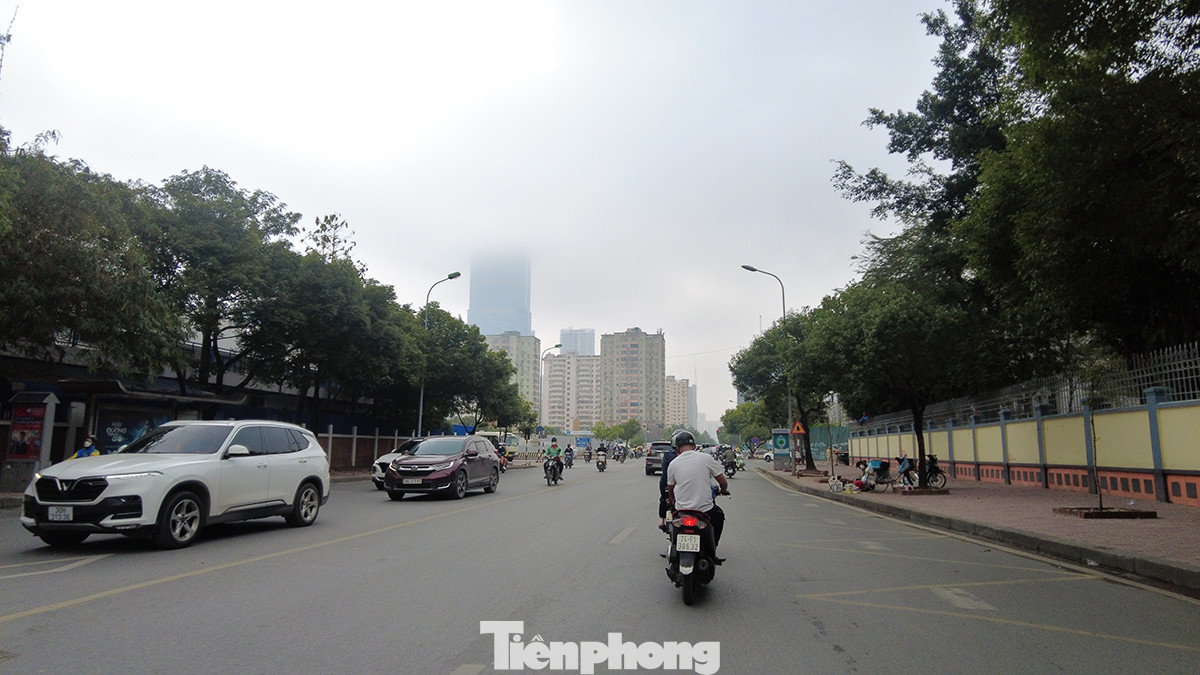 Sáng sớm nay, thời tiết Hà Nội vẫn có sương mù nhẹ. Dự báo trưa chiều trời hửng nắng. Sáng sớm nay, thời tiết Hà Nội vẫn có sương mù nhẹ. Dự báo trưa chiều trời hửng nắng.