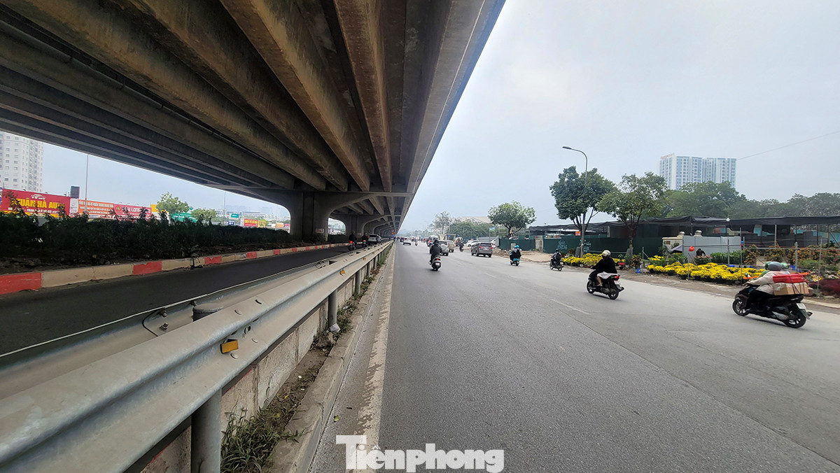 Khó có thể tin đây là hình ảnh đường phố Hà Nội những ngày cận Tết. Khó có thể tin đây là hình ảnh đường phố Hà Nội những ngày cận Tết.