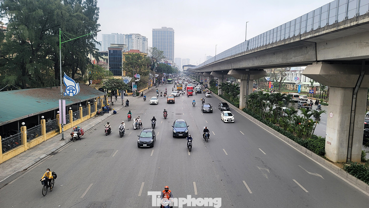 Có những đoạn vắng vẻ như ngày cuối tuần. Có những đoạn vắng vẻ như ngày cuối tuần.