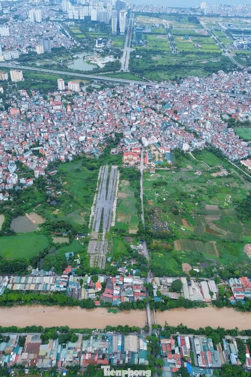 Dự án xây dựng hầm chui tại nút giao đường trục Tây Thăng Long - Vành đai 3 có điểm đầu kết nối với đường Hoàng Minh Thảo đã xây dựng (cách vị trí nút giao khoảng 150m).
